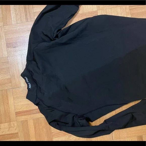 Large Nike Fall pullover - Picture 4 of 4